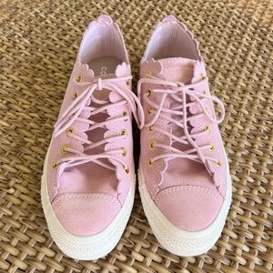 Converse Chuck Taylor All Star Ox
Frilly Thrills Pink Foam Suede